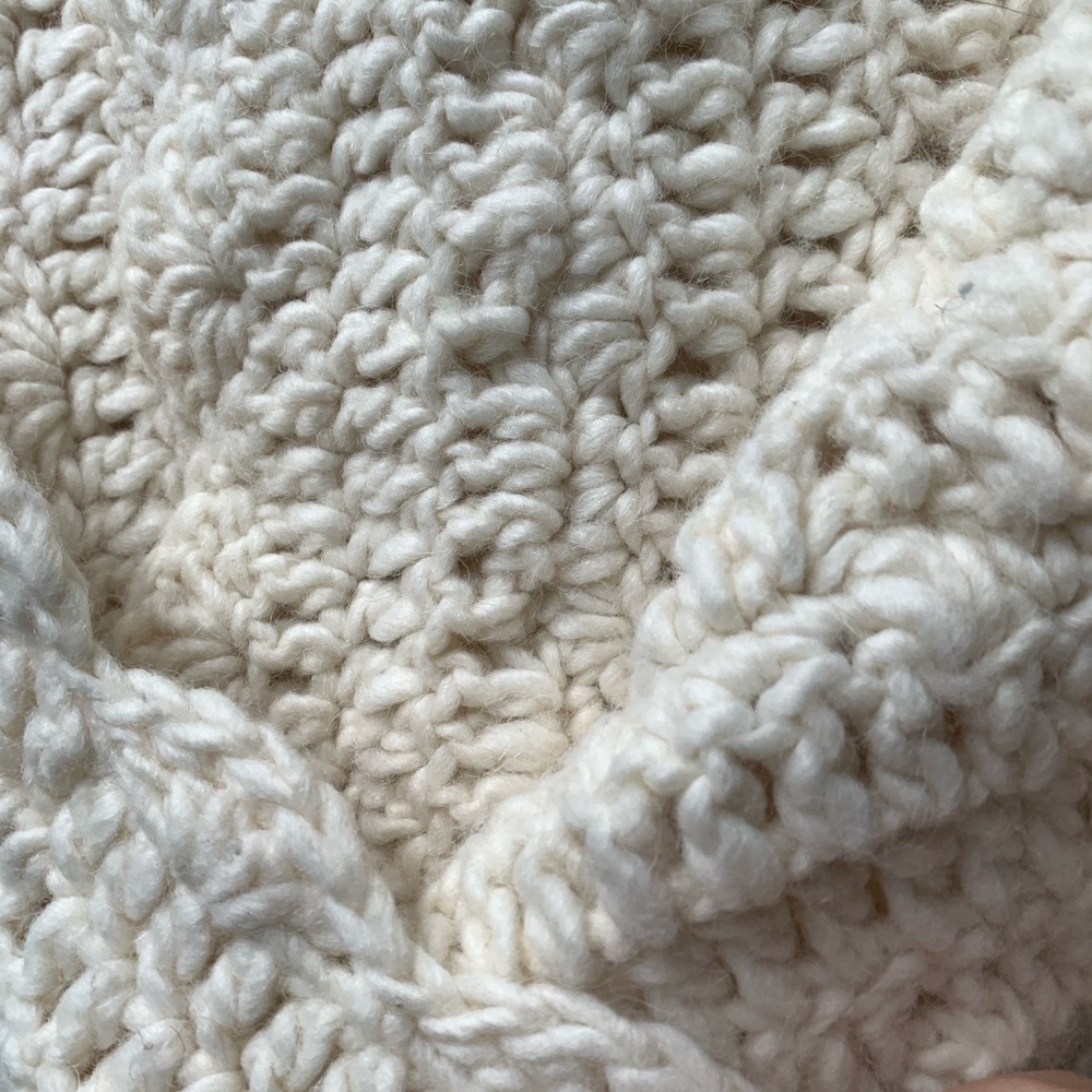 Cozy Cream crochet Blanket - Picture 5 of 5